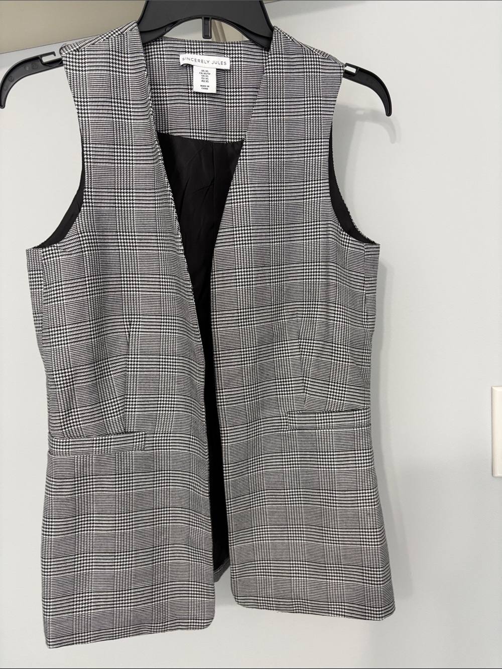 Sincerely Jules Gray & Black Glen Plaid Sleeveless Vest